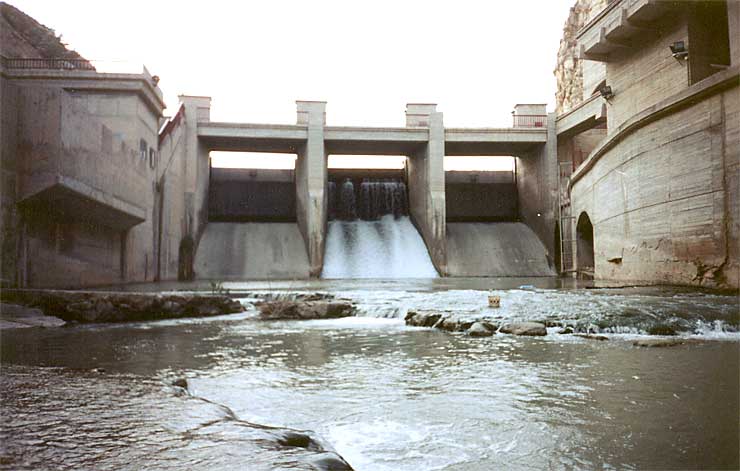 Presa del embalse. Vista posterior
