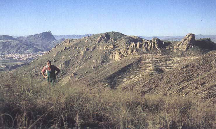 En la subida al Solán, quedan atrás Blanca y la sierra de la Atalaya