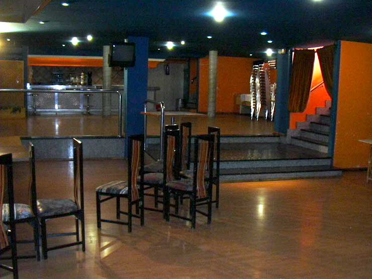 Salón-pub-karaoke