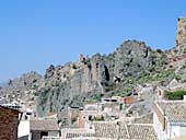 Castillo sobre la Peña Negra