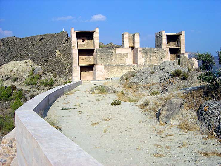 Muralla y vista trasera