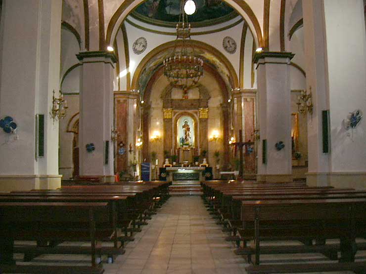 Interior de la iglesia
